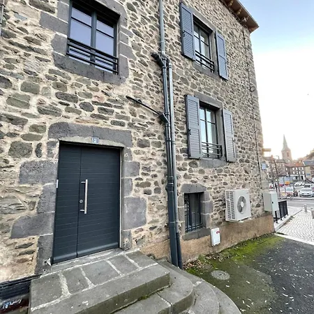 La Maison De Jean Saint-Flour (Cantal)
